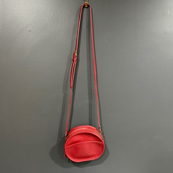 Coach Chester CanteenElegant Red Leather Crossbody Bag H5C-9982